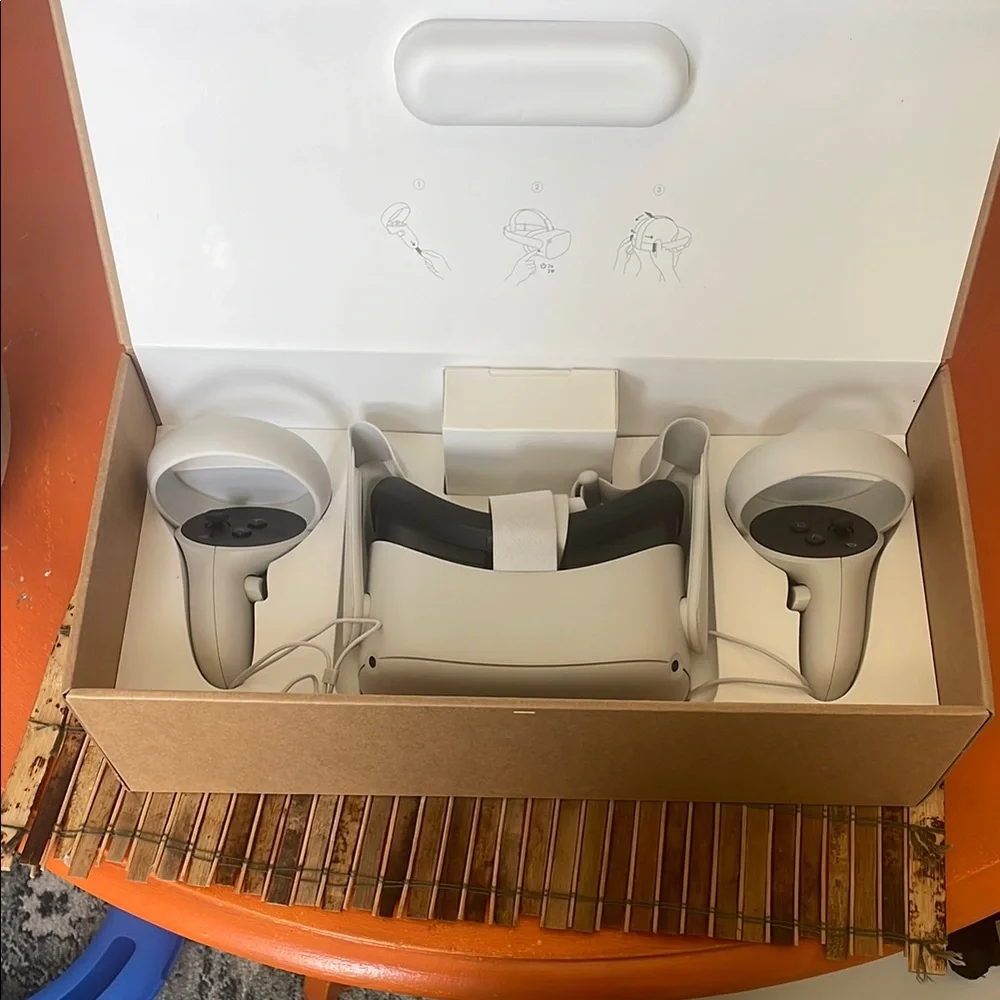 VR Oculus Quest 2 Headset with Controllers